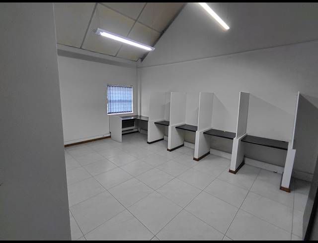 147M² OFFICE TO LET IN VORNA VALLEY